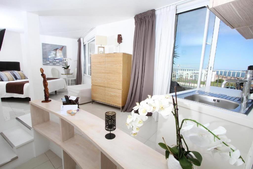 Bleu Mer Duplex & Suites Saint-Cyprien  Exterior photo
